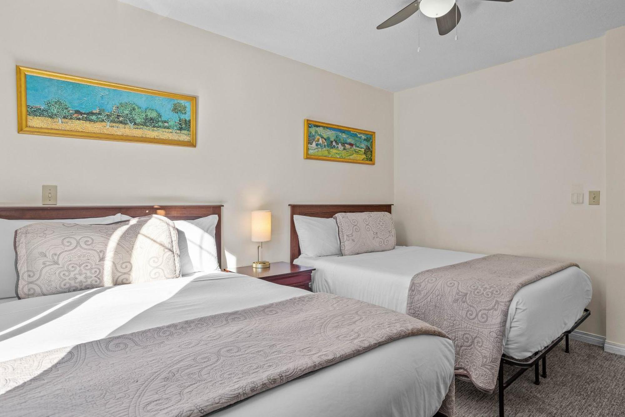 B212 Hot Tub, Ac X3, Parking, 2 Min To Banff Gate Leilighet Canmore Eksteriør bilde